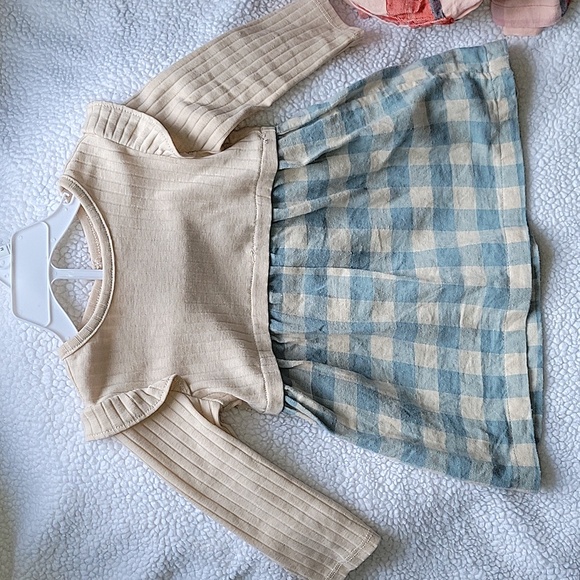 Carter's Dress Bundle 12 Months - Picture 5 of 6